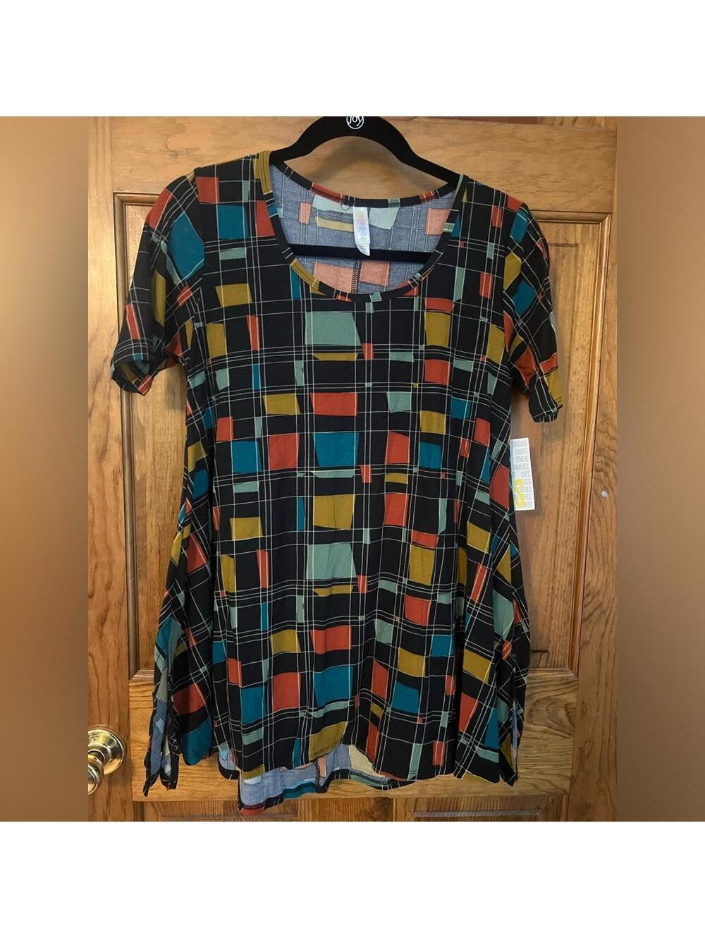 LuLaRoe Perfect T Shirt Tunic Top Swing Flowy Slits Black Scoop Swing XXS NWT
